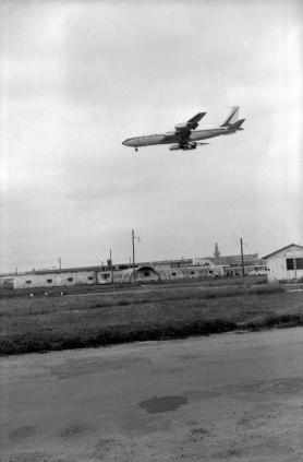 Avion en approche ENAC - 1966