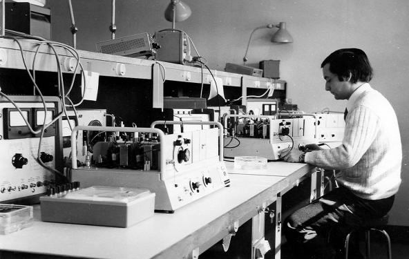 Labo électronique - 1970