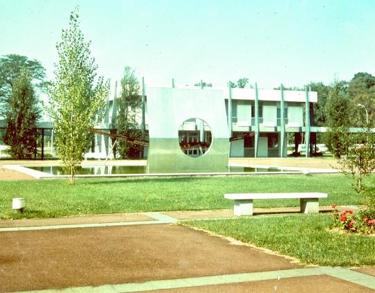 Cour d'Honneur, au printemps - 1974